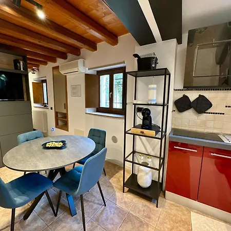 Vicoletto4-centro Storico Con Parking Верона